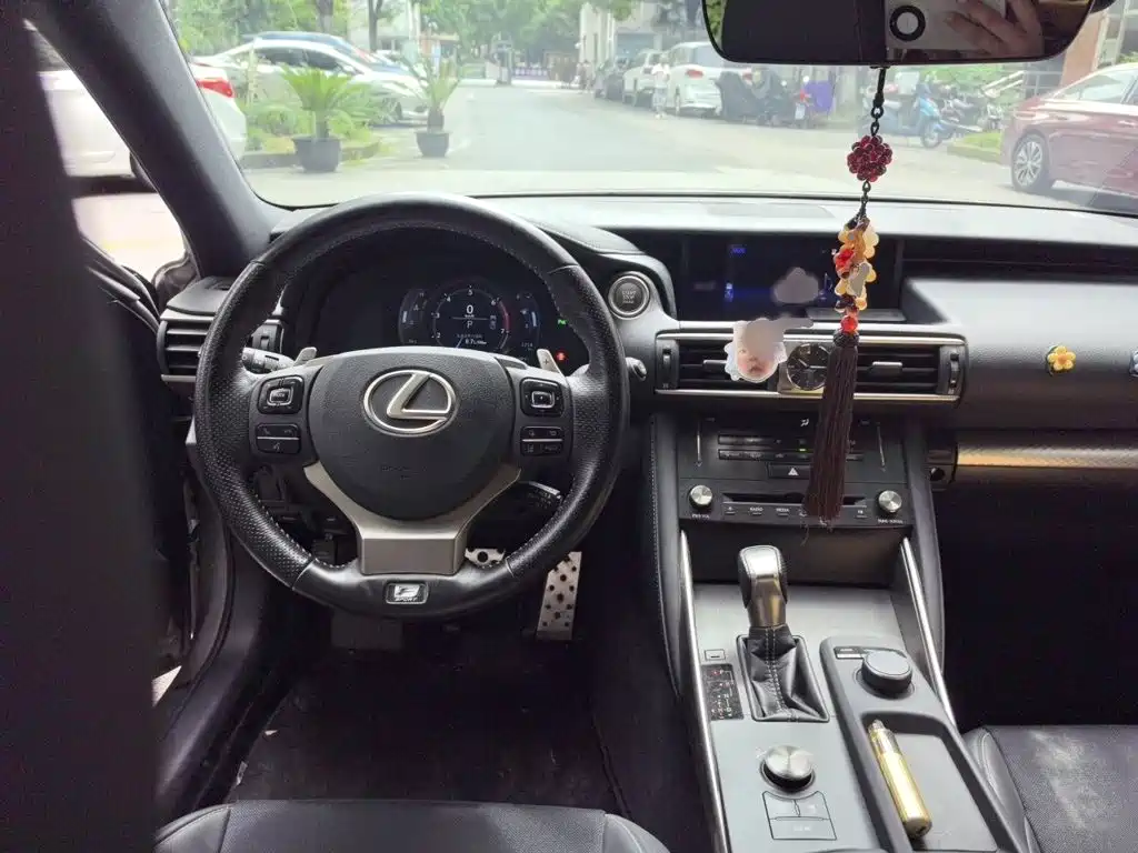 Lexus IS 2018 2017 300 F SPORT