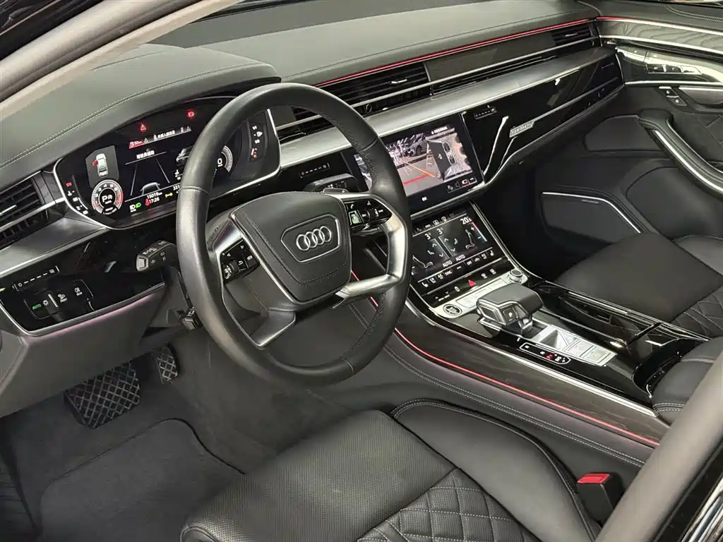 AUDI A8