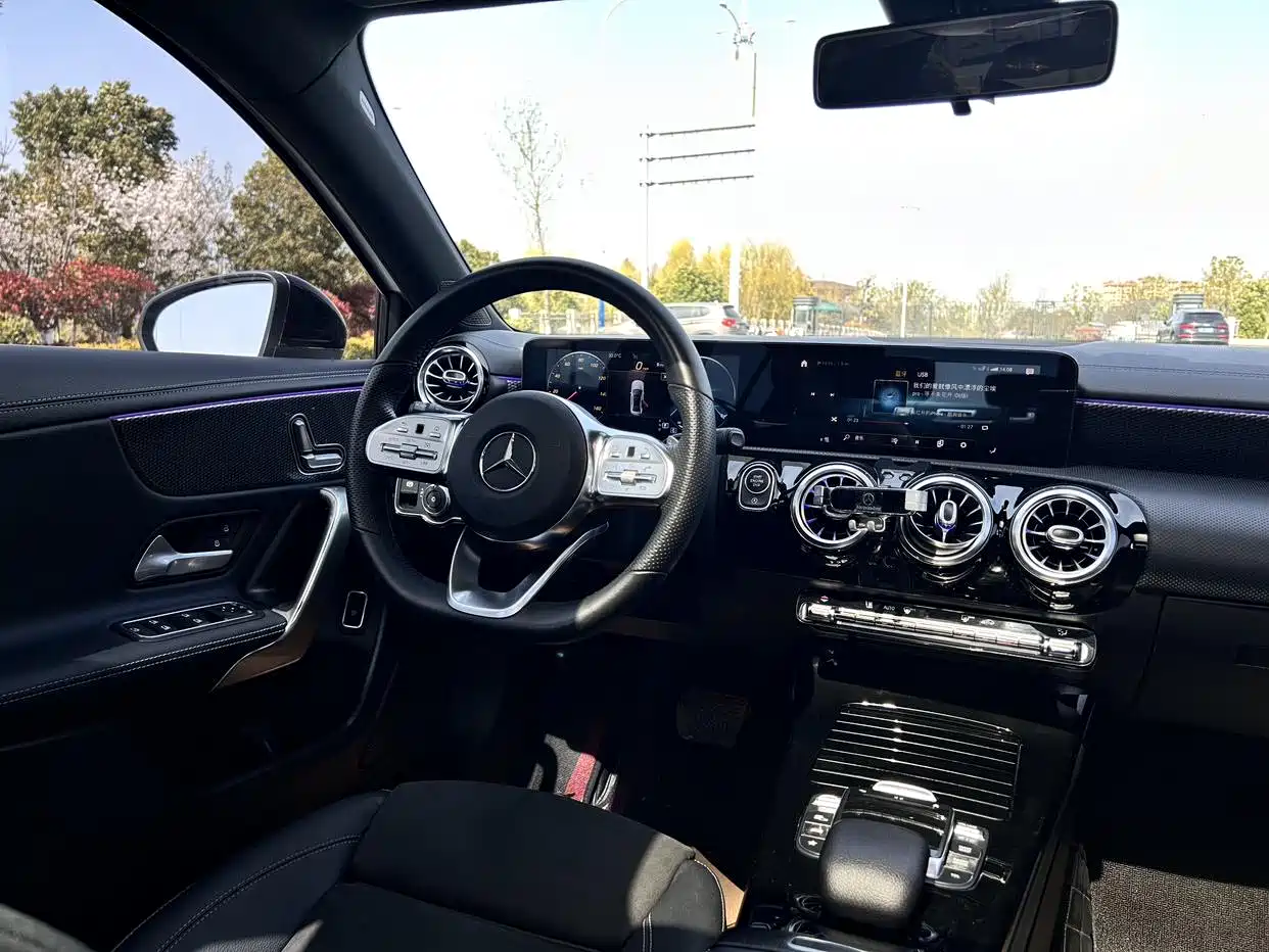 Mercedes-Benz A-Class 2021 A 200 L Sport Sedan Dynamic Type фото 21