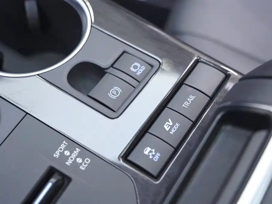 Toyota Crown Kluger 2022 2.5L HEV 4WD Premium Edition фото 11