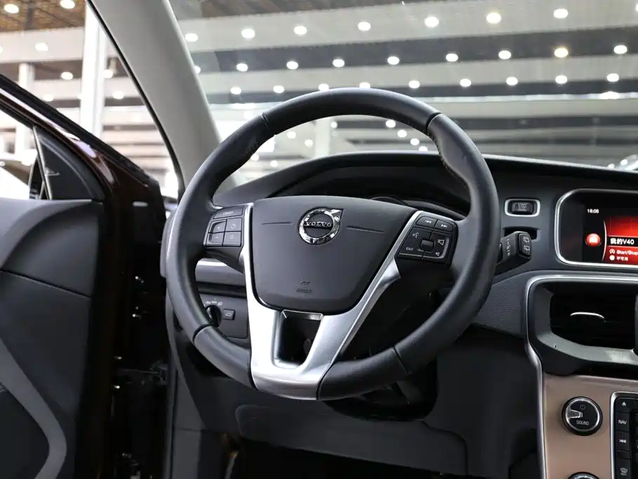 Volvo V40 2018 2017 Cross Country T5 AWD Inscription