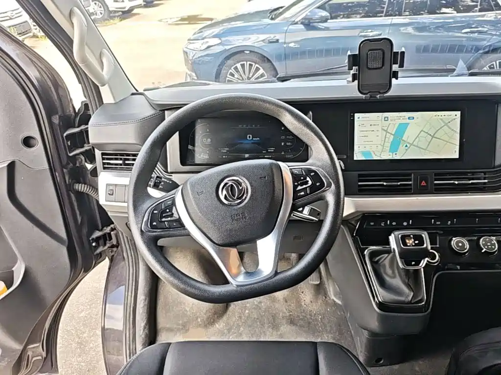 Dongfeng Yufeng Yufeng 2025 2023 V9+ 2.0T Automatic FWD Multi-purpose Medium Wheelbase Medium Roof 7/8/9 Seater
