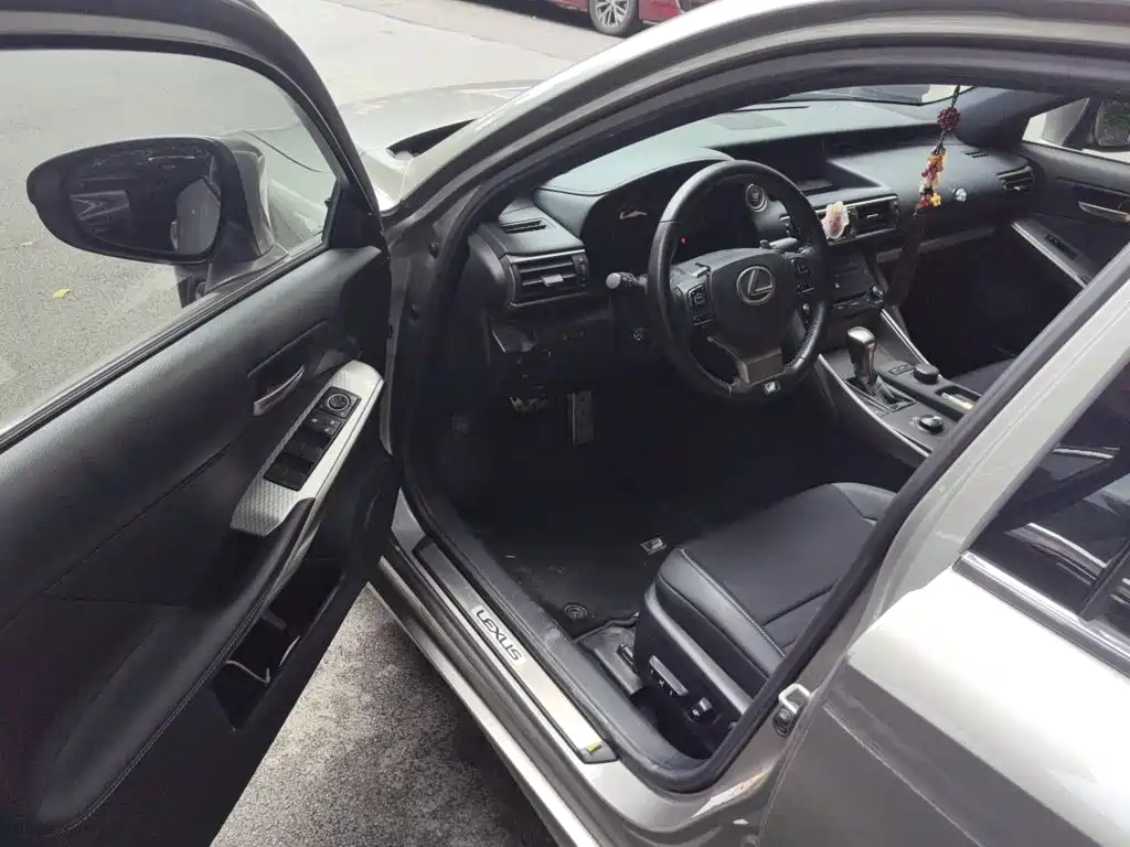 Lexus IS 2018 2017 300 F SPORT