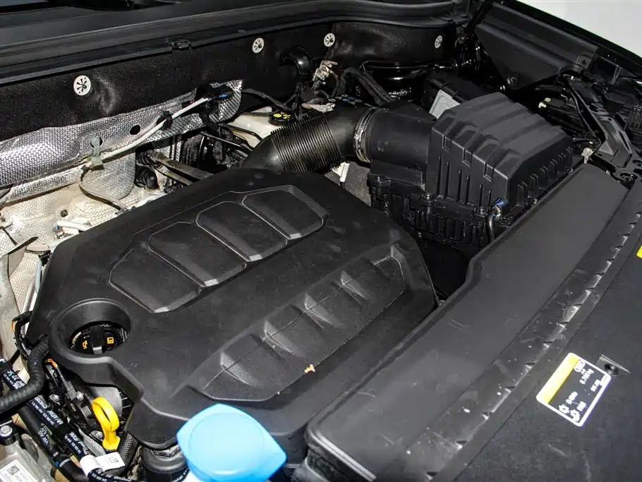 AUDI Q6