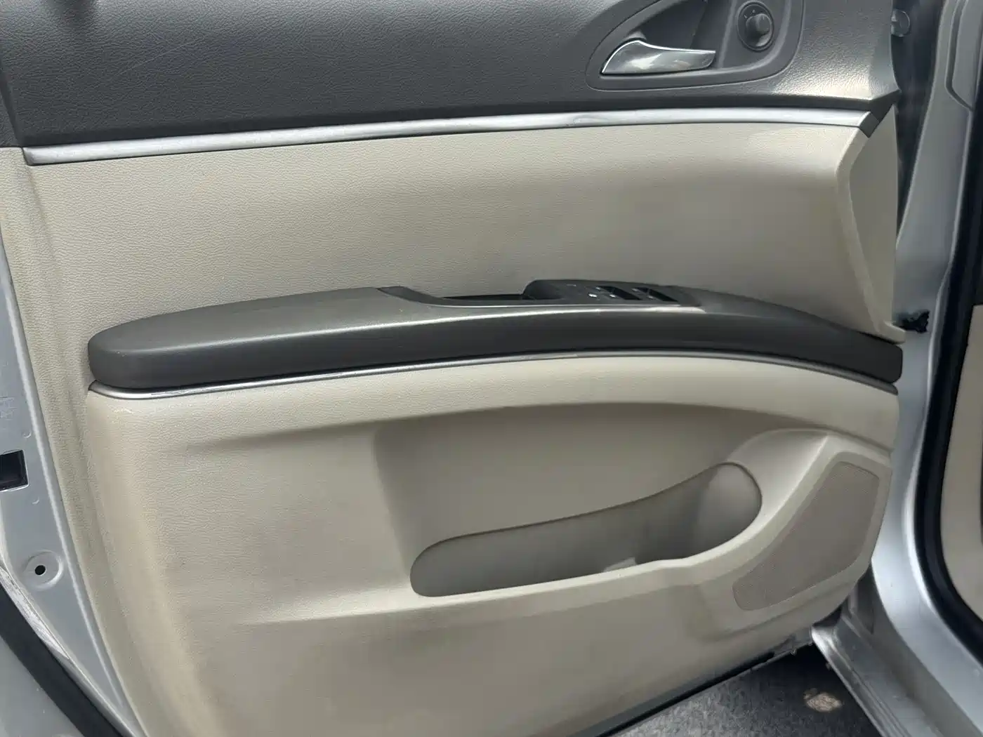 Buick GL8 2011 2.4L LT Luxury Business Executive фото 14