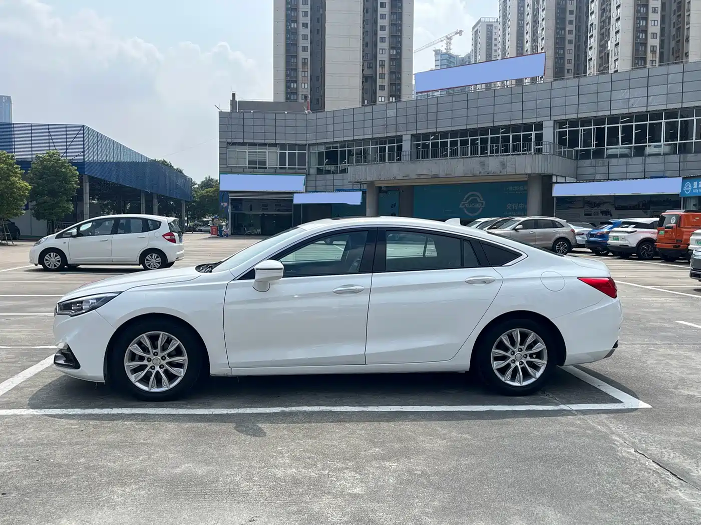 Hongqi H5 2018 2018 30TD Dynamic Edition