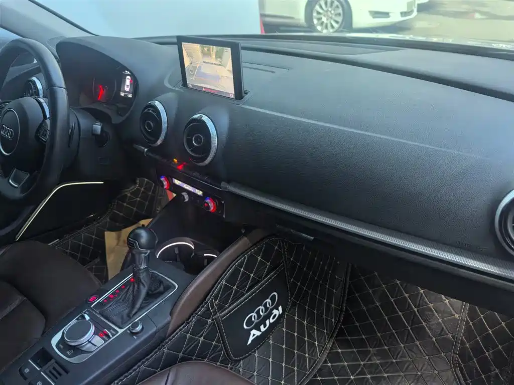 Audi A3 2014 Limousine 35 TFSI Auto Luxury фото 8