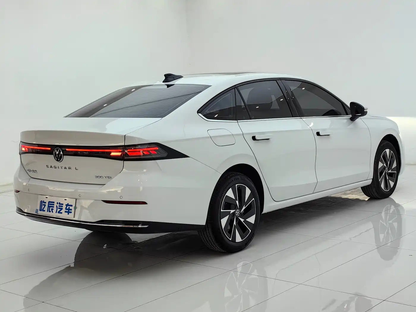 VOLKSWAGEN SAGITAR