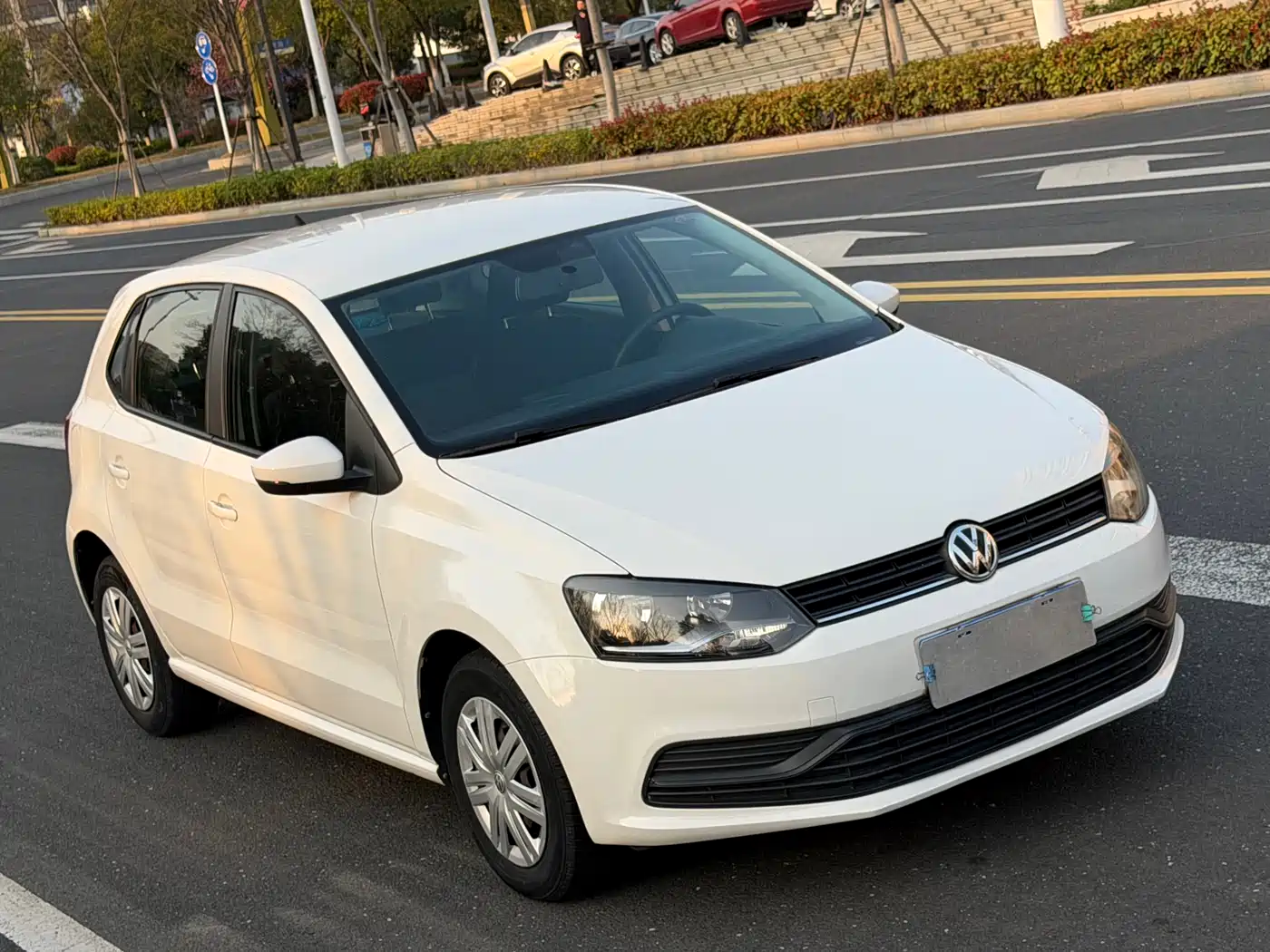 Volkswagen Polo 2016 1.4L Automatic Trend фото 3