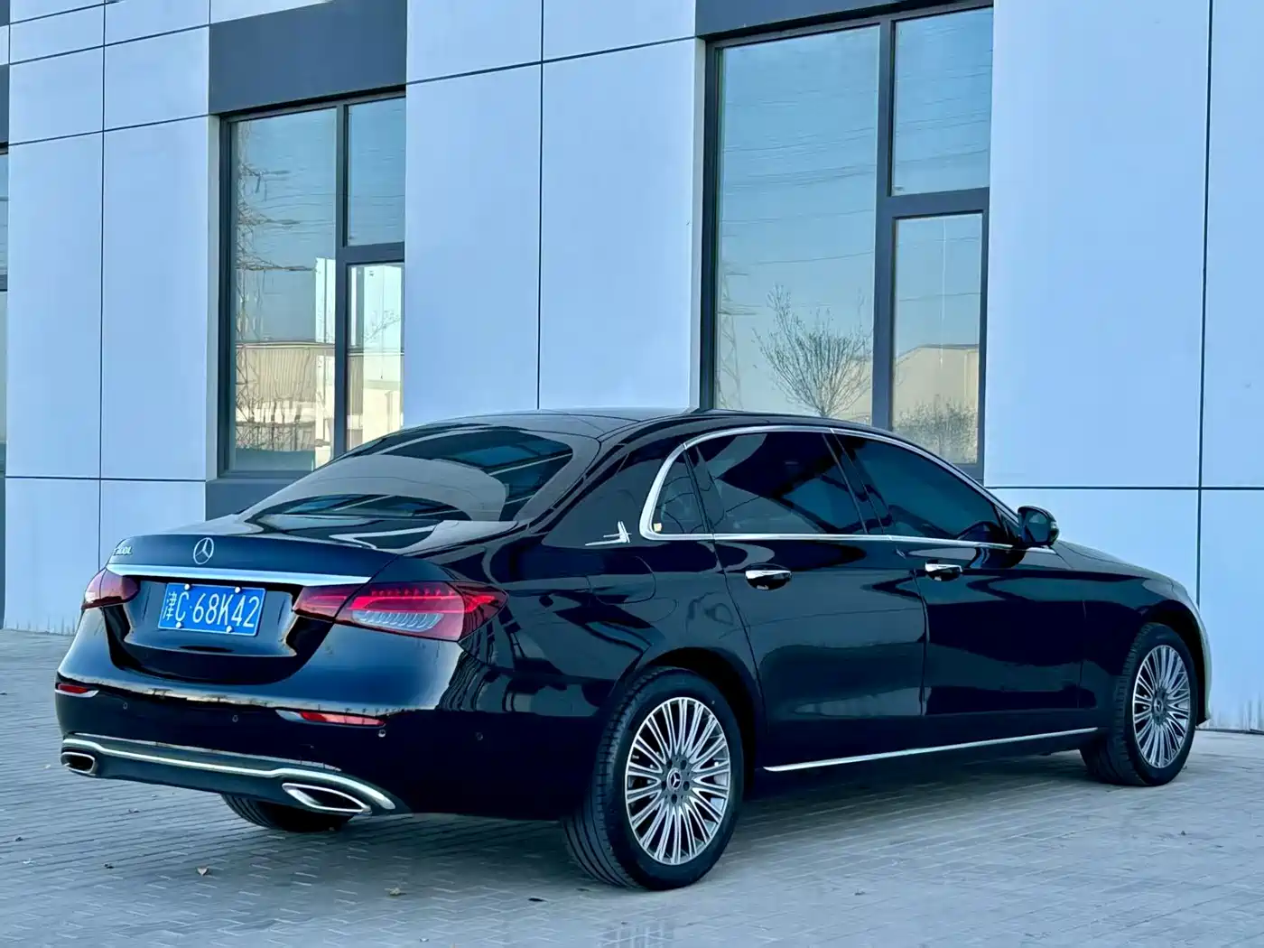 Mercedes-Benz E-Class 2023 E 300 L Fashion фото 7