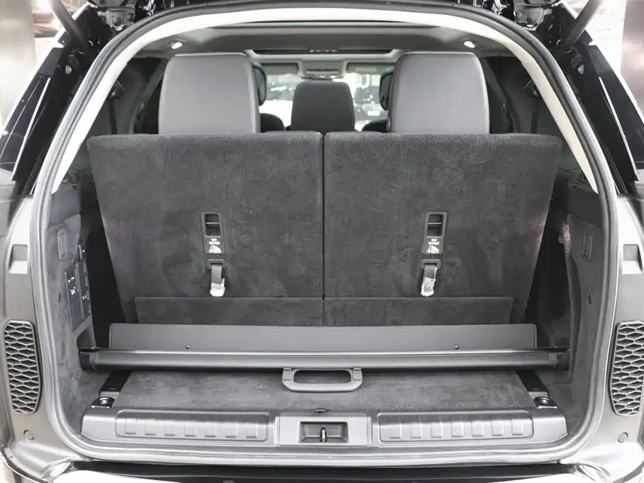 Land Rover Discovery 2023 360PS R-Dynamic SE фото 29