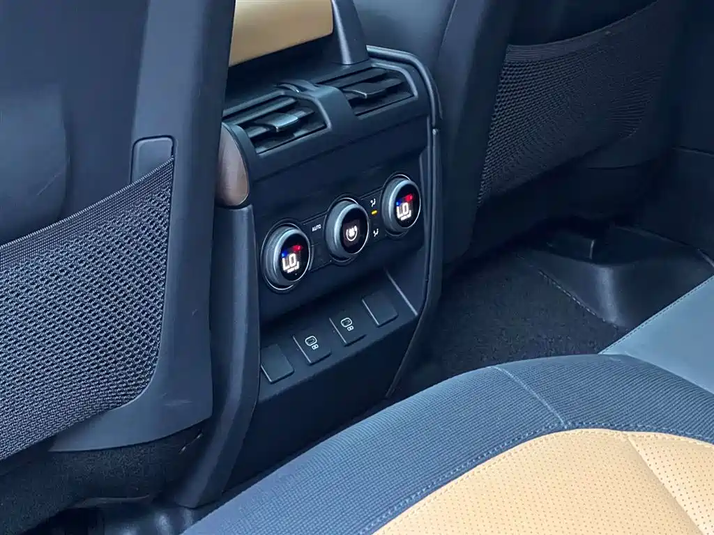 Land Rover Defender 2024 110 3.0T P400 X-DYNAMIC HSE фото 27