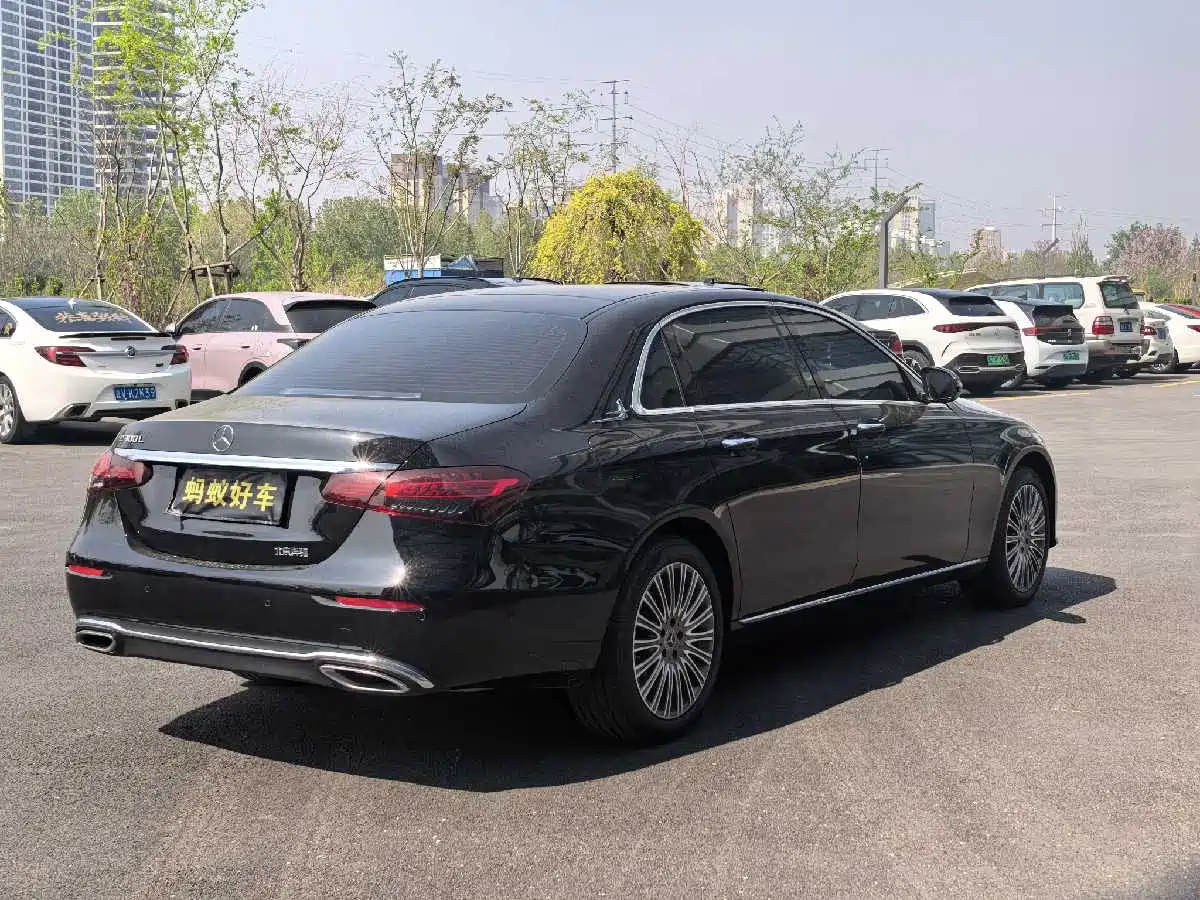 MERCEDES-BENZ E CLASS