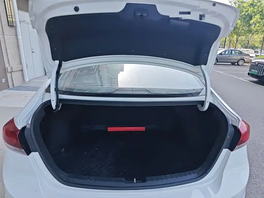 Hyundai Elantra 2018 1.4T DCT Dynamic·Vitality Model фото 10
