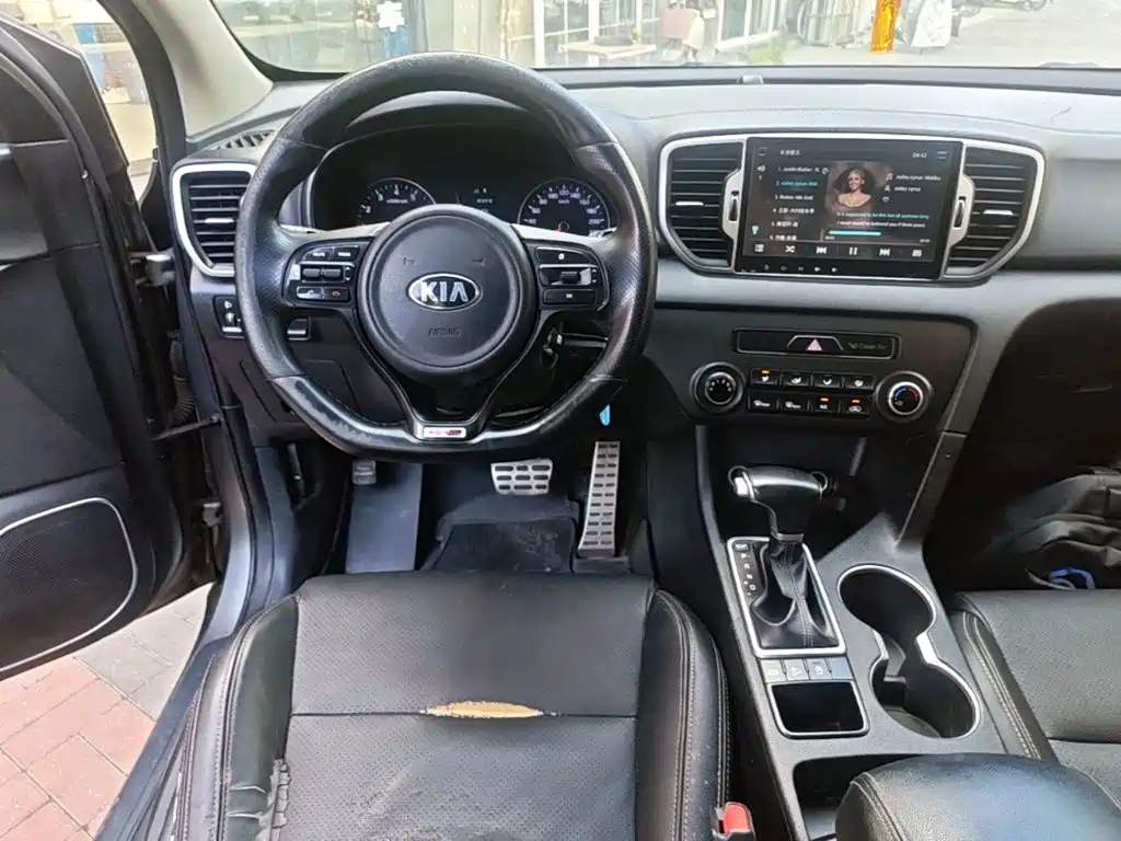 Photo 13 - Kia KX5