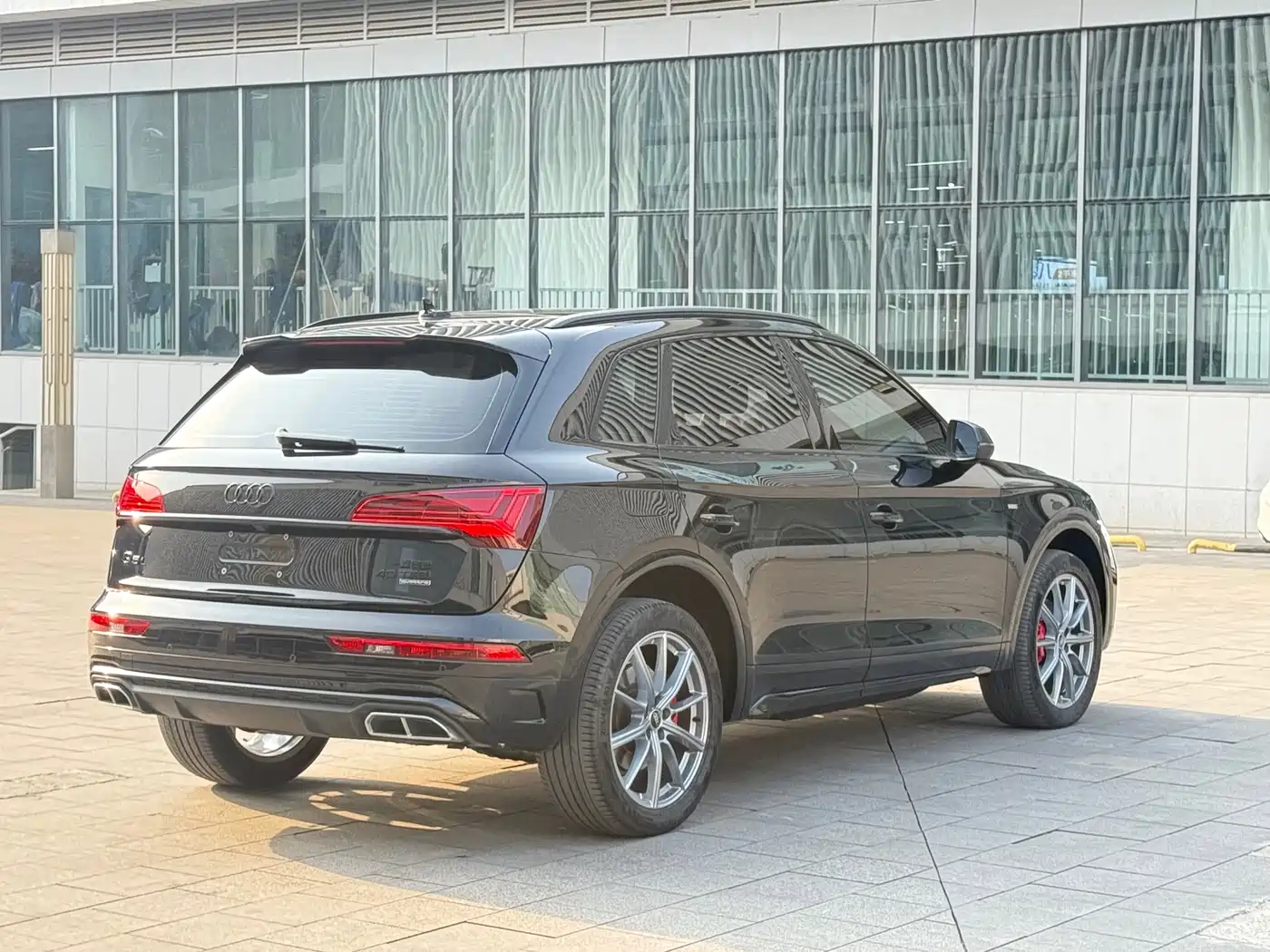 Audi Q5L 2024 Model 40 TFSI Luxury Dynamic фото 4