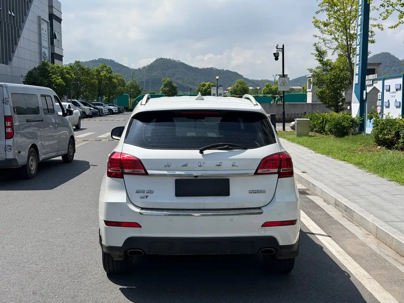 Photo 8 - Haval H2