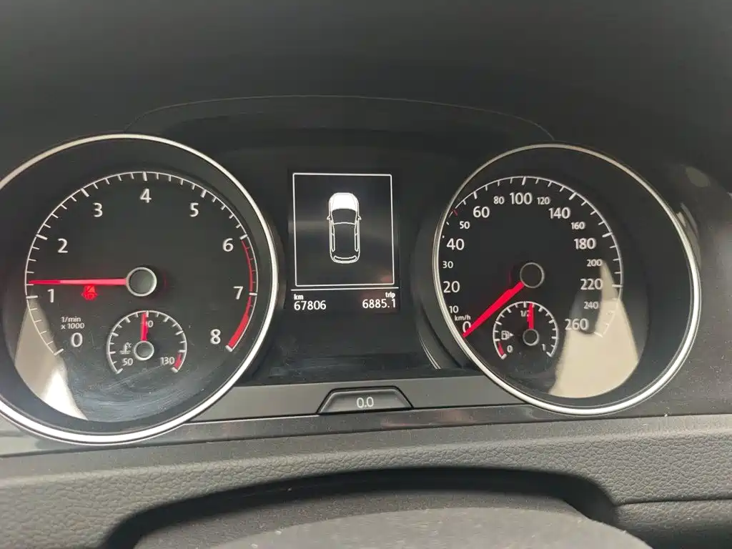 Фото 7 - Volkswagen Golf