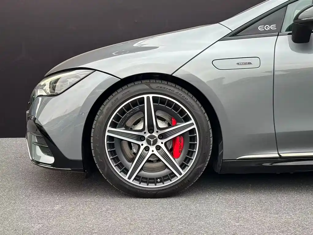 MERCEDES-BENZ EQE AMG
