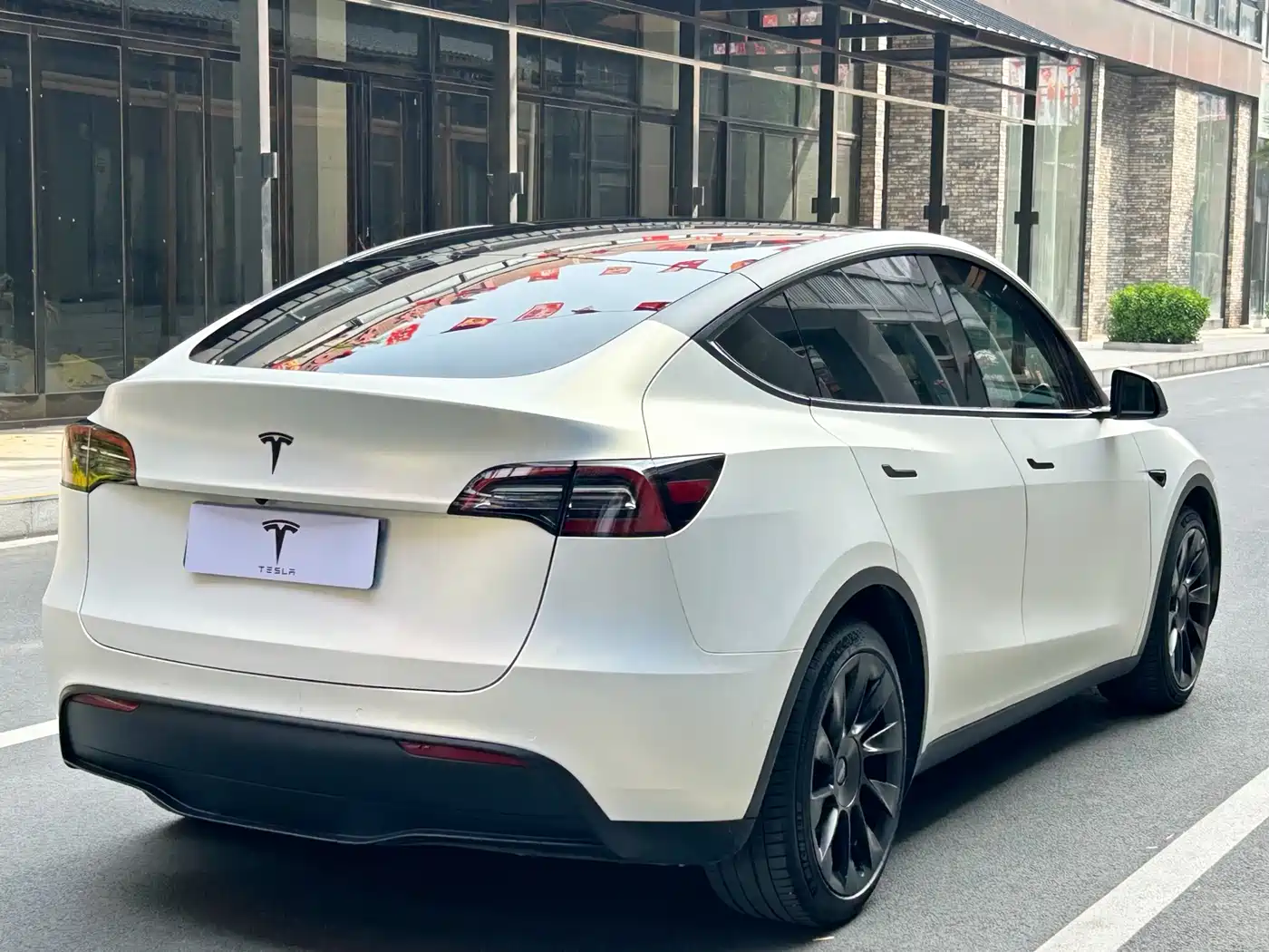 TESLA MODEL Y