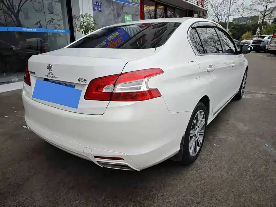 Peugeot 408 2016 1.6T Automatic Luxury Edition фото 15