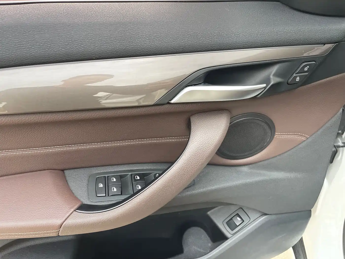 BMW X1 2018 sDrive18Li Premium Model фото 11
