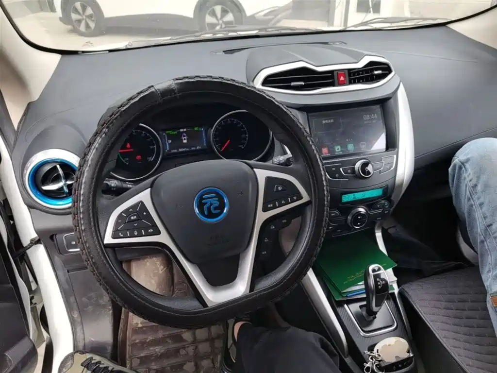 BYD Yuan New Energy 2019 EV360 Smart Connect Premium Edition фото 10