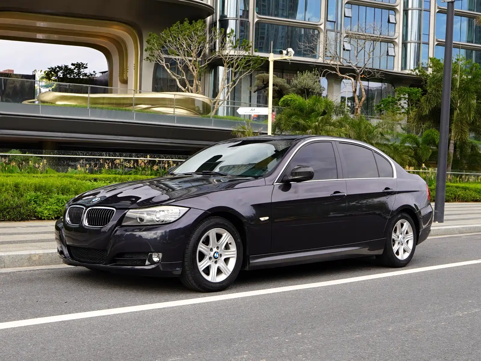 Photo 1 - BMW 3 Series