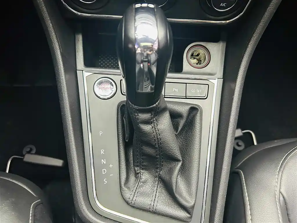 Volkswagen Lavida 2017 230TSI DSG Comfort Edition фото 16