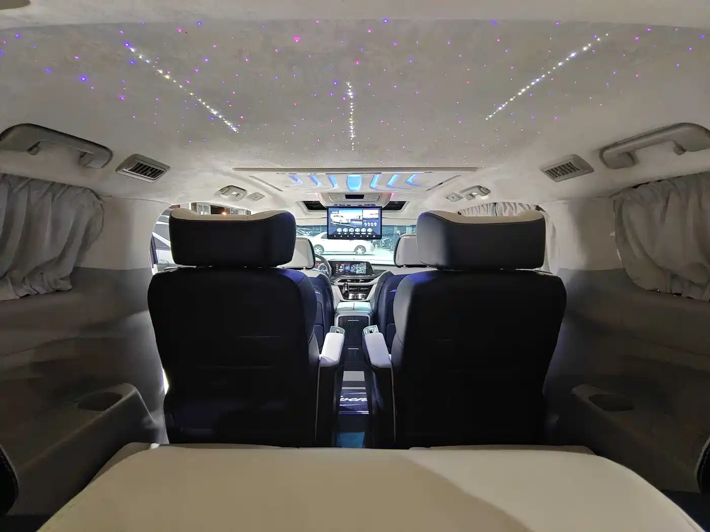 Buick GL8 2021 ES Landlord 653T Comfort фото 29