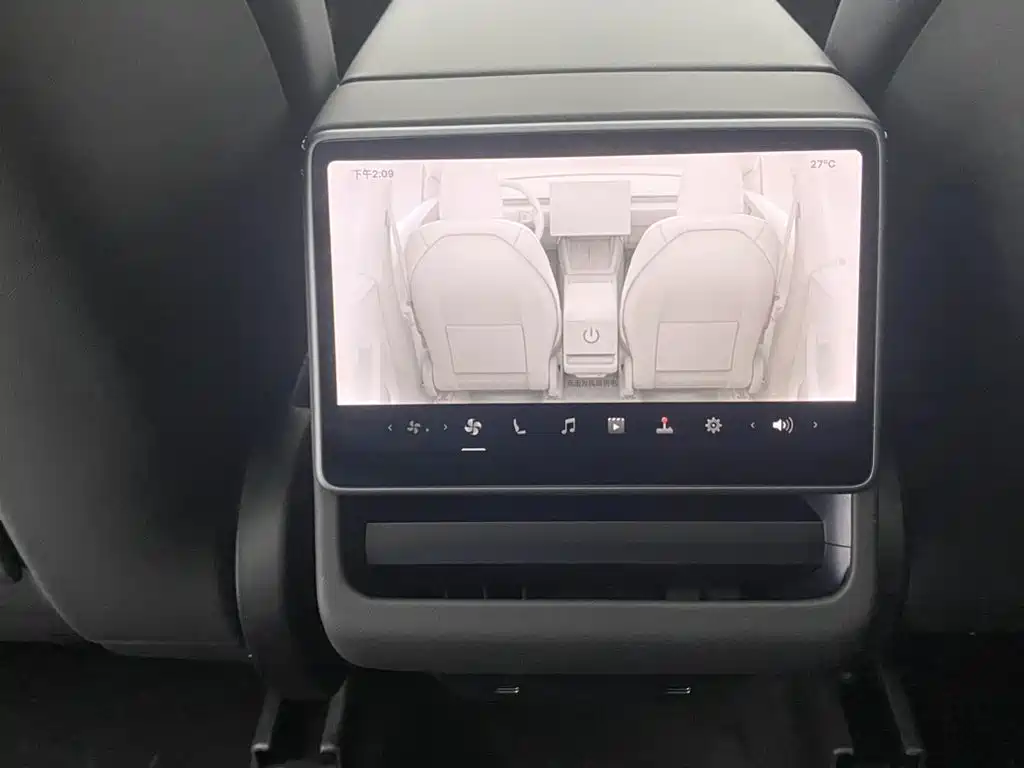 صورة 21 - Tesla Model Y