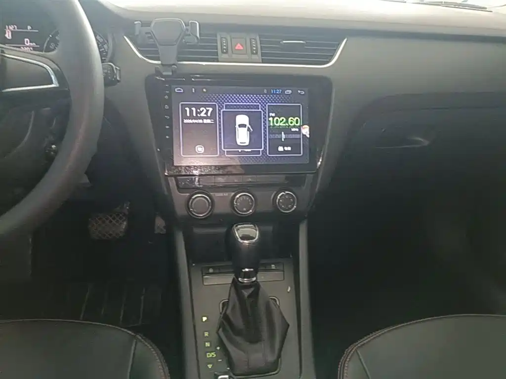 Škoda Octavia 2017 Classic 1.6L Automatic Comfort фото 13