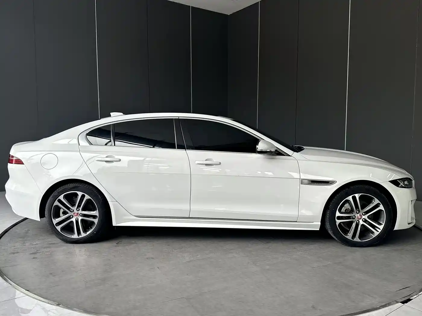 Jaguar XEL 2024 2023 2.0T 250PS R-DYNAMIC S Progressive Sport