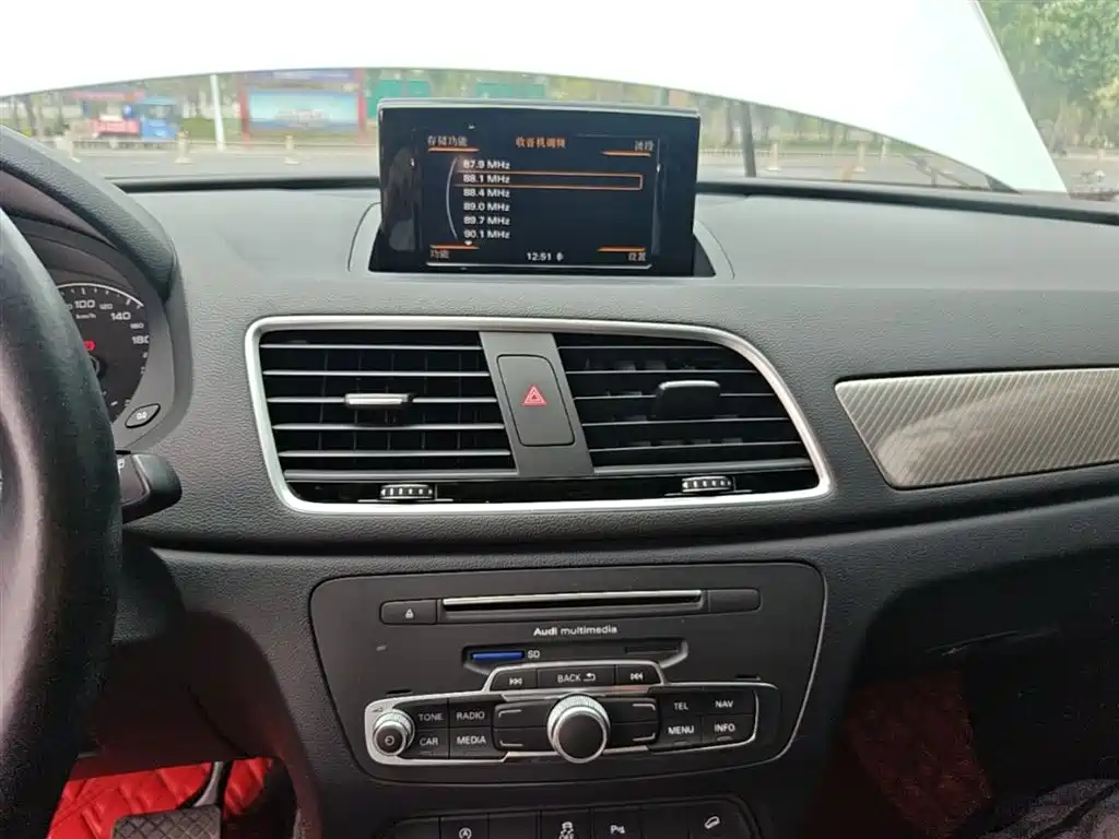 Audi Q3 2018 30th Anniversary Edition 35 TFSI Sport фото 13