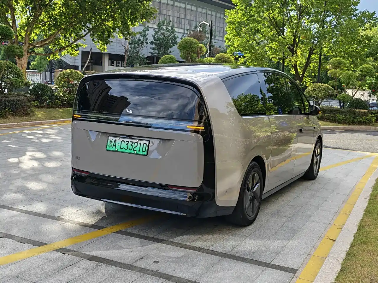 Li Auto MEGA 2024 2024 Ultra