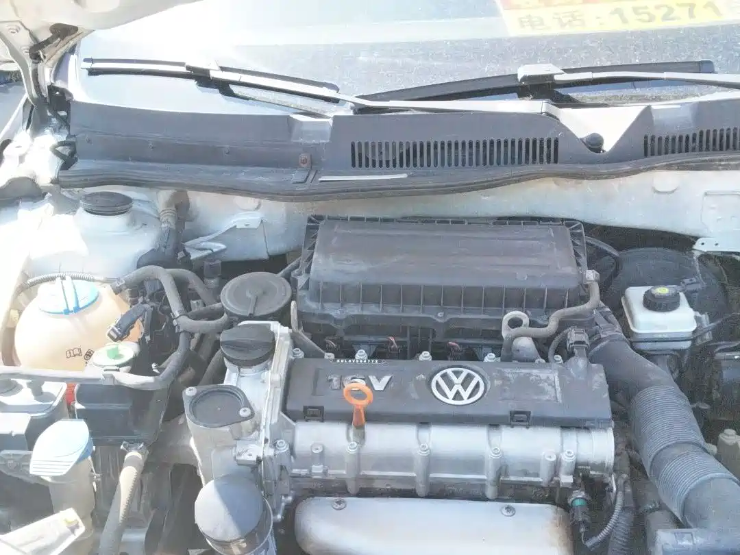 Volkswagen Bora 2014 1.6L Automatic Comfort Edition фото 16