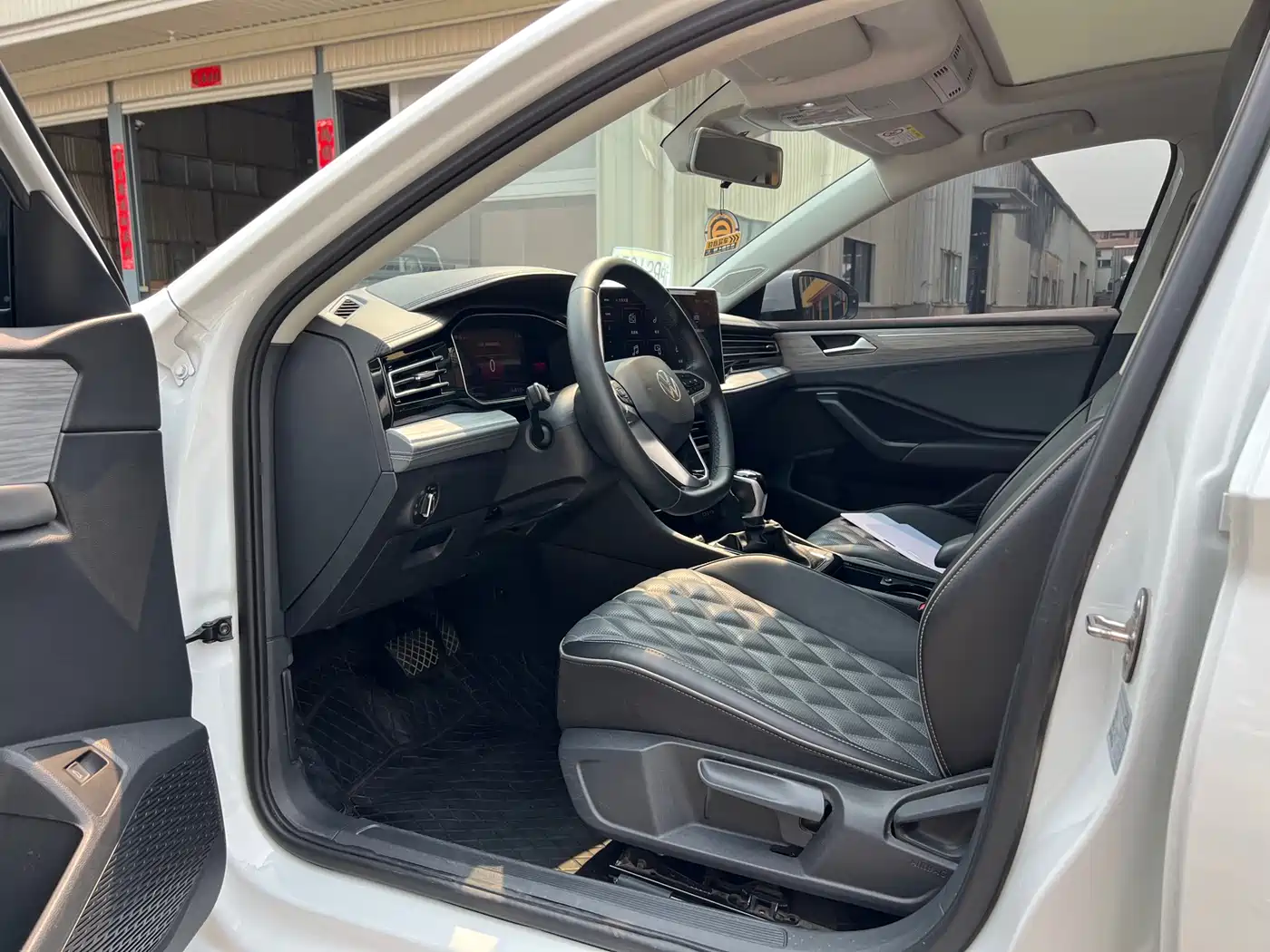 Volkswagen Sagitar 2024 300TSI DSG Surpass Edition фото 13