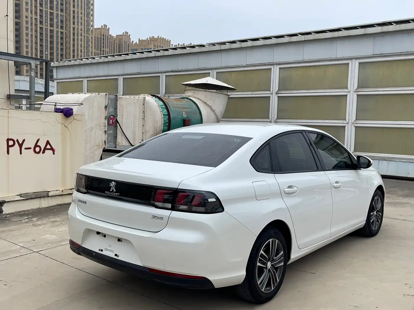 Peugeot 308 2018 1.6L Auto Fashion Edition фото 7