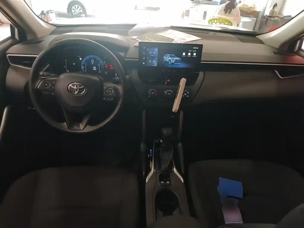 Toyota Corolla Cross 2023 2.0L Pioneer Edition фото 10
