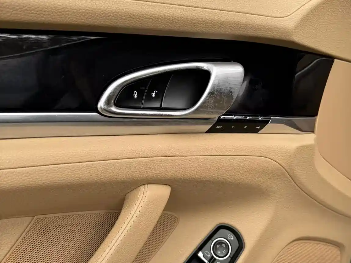 Porsche Panamera 2016 Panamera Edition 3.0T фото 9