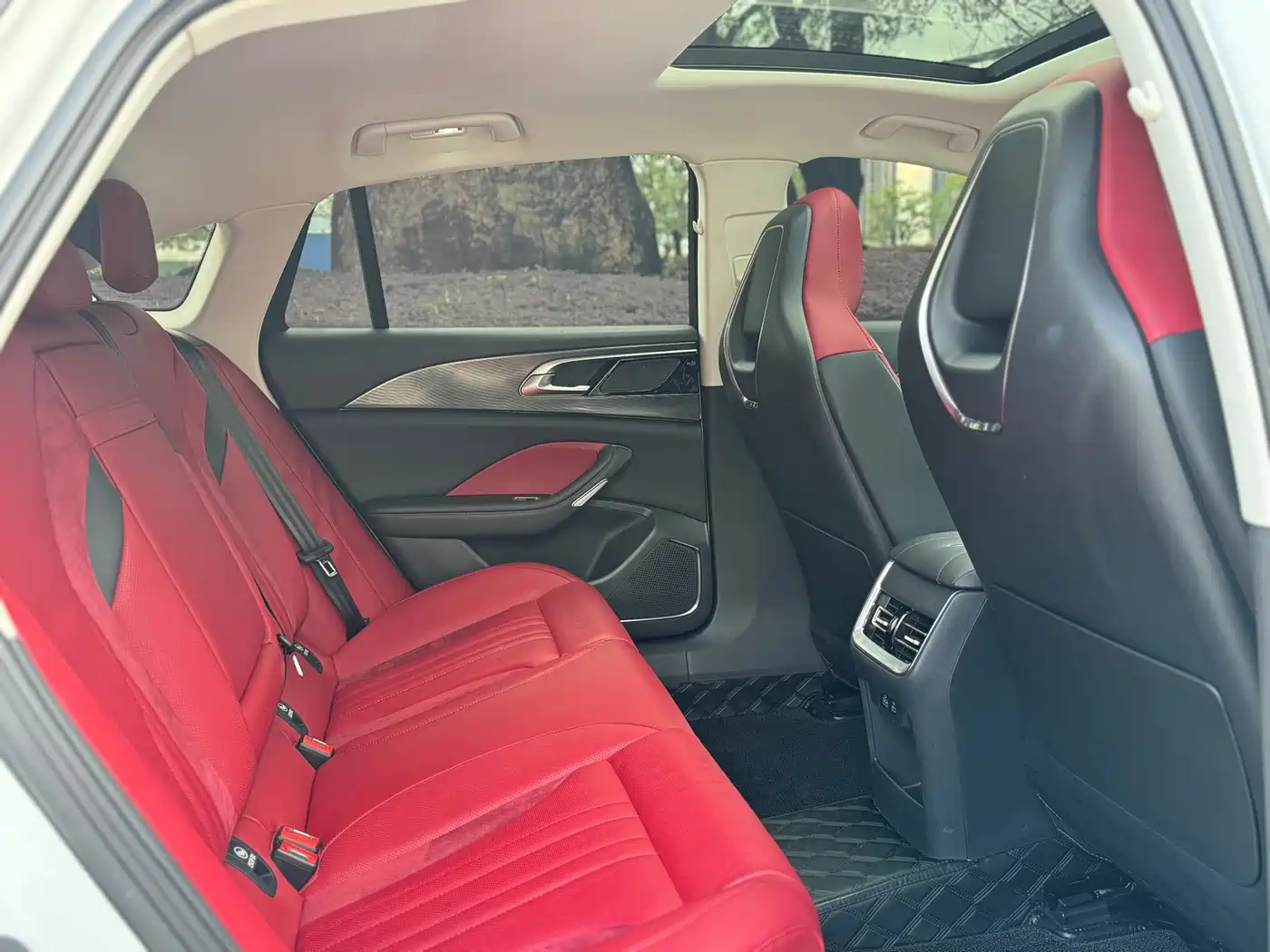 Hongqi H6 2023 2.0T Comfort Edition фото 16