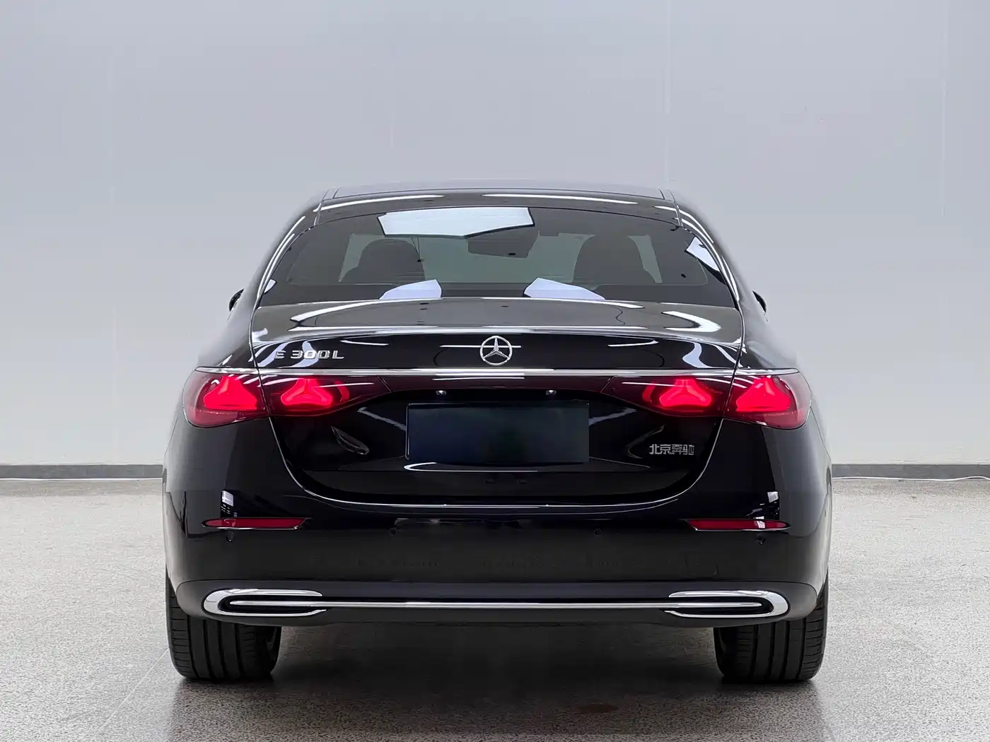 Mercedes-Benz E-Class 2024 Model E 300 L Luxury фото 3