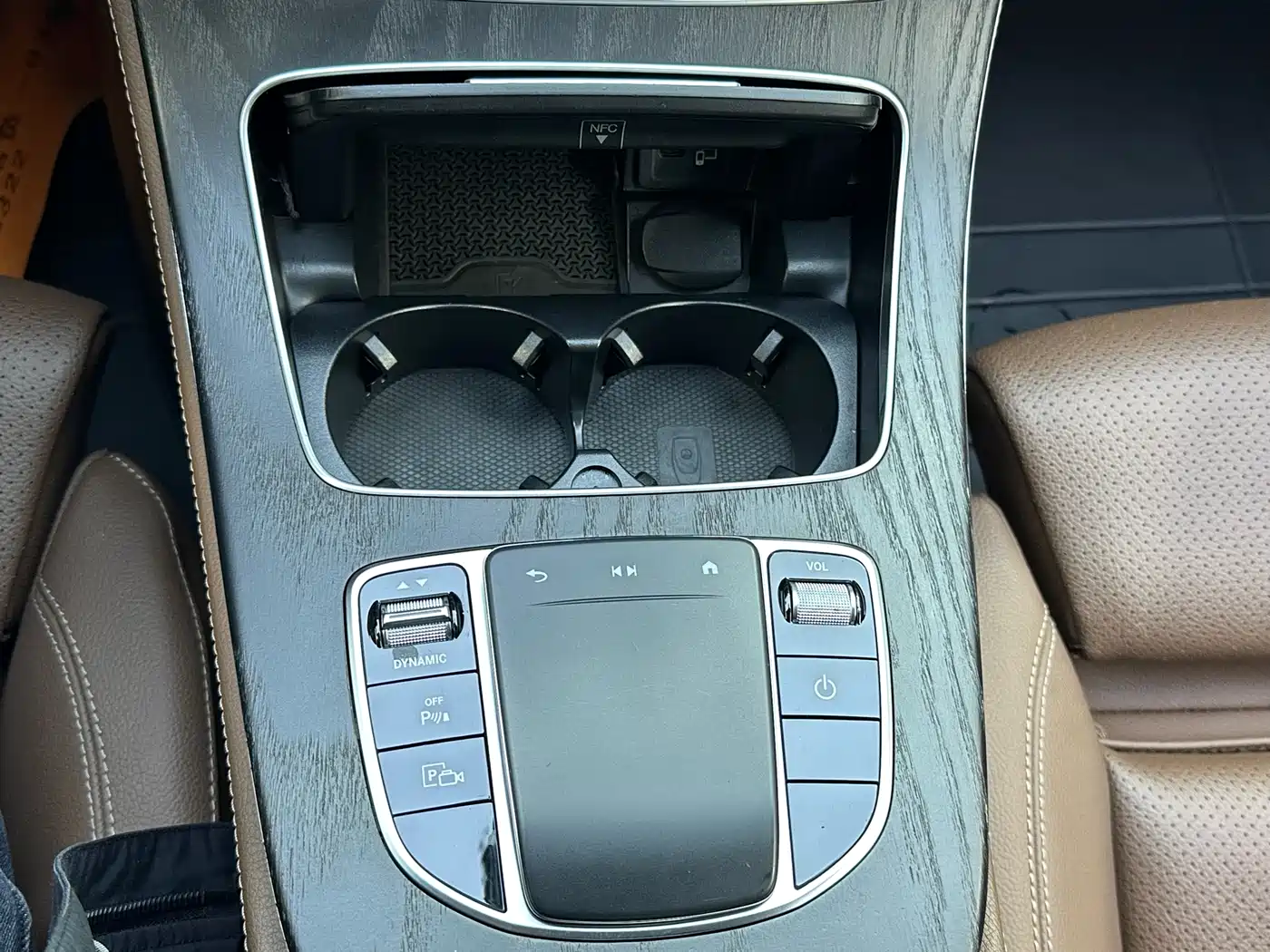 Mercedes-Benz E-Class New Energy 2022 E 350 e L Plug-in Hybrid Sports Sedan фото 4