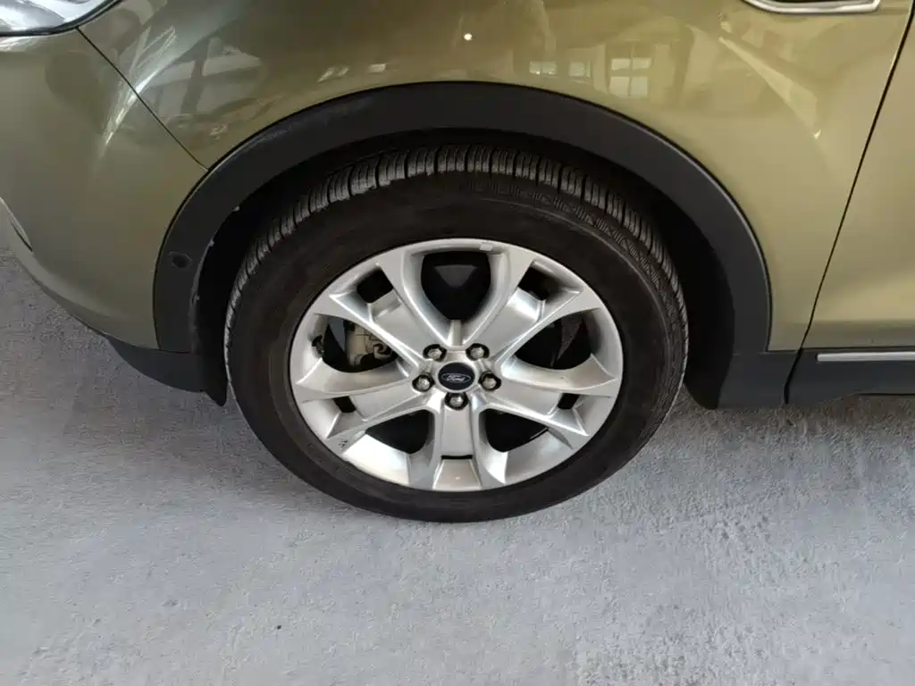 Фото 23 - Ford Kuga