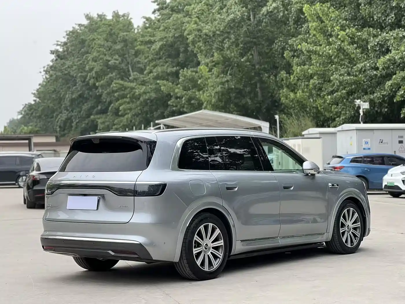 AITO Wenjie AITO M8 2025 Model Extended Range Max+ Edition 53.4kWh 6-Seater фото 7