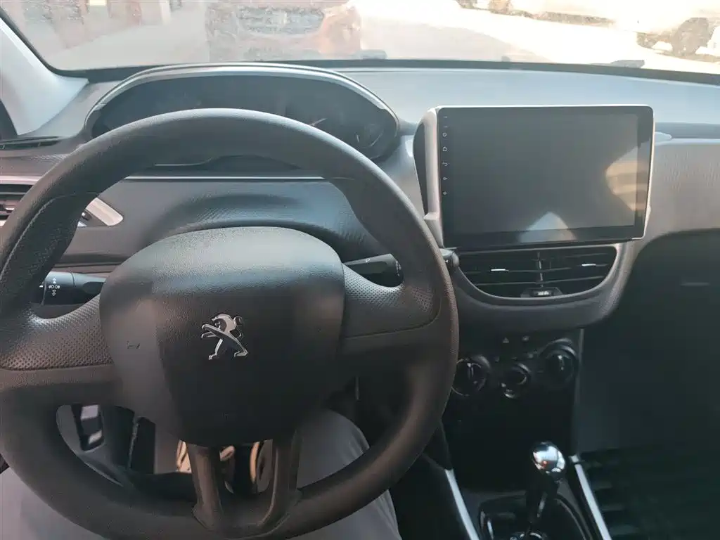 Peugeot 2008 2015 2014 1.6L Automatic Trend Edition