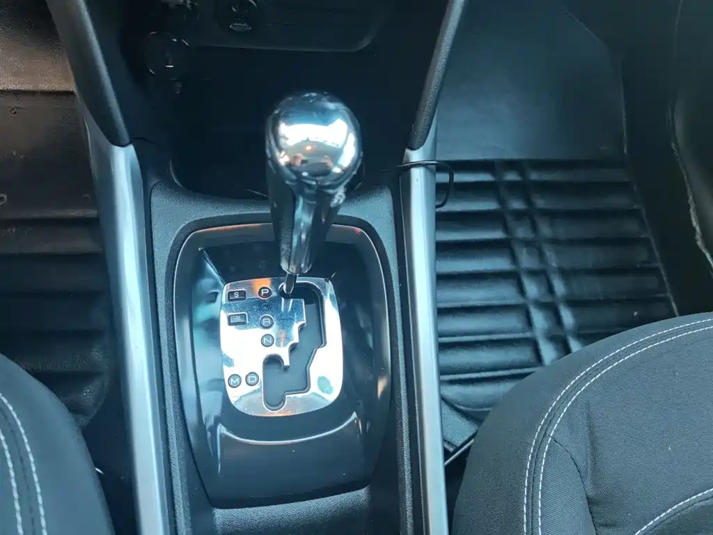 Peugeot 2008 2015 2014 1.6L Automatic Trend Edition