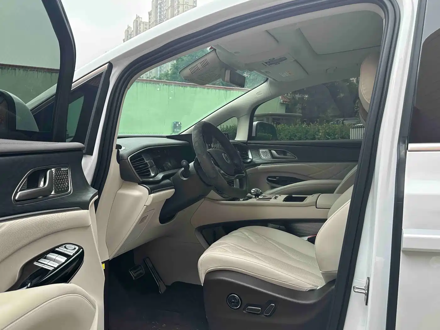 Denza D9 2025 DM-i Smart Drive Edition 1020 AWD Prestige фото 7