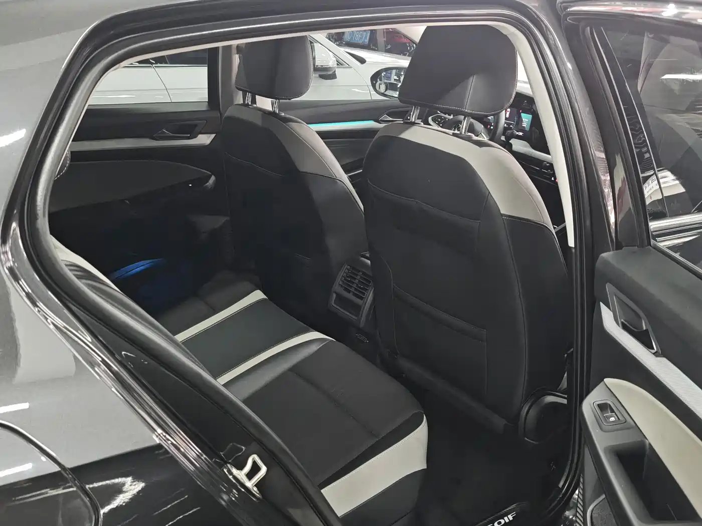 Volkswagen Golf 2023 280TSI DSG Pro фото 8