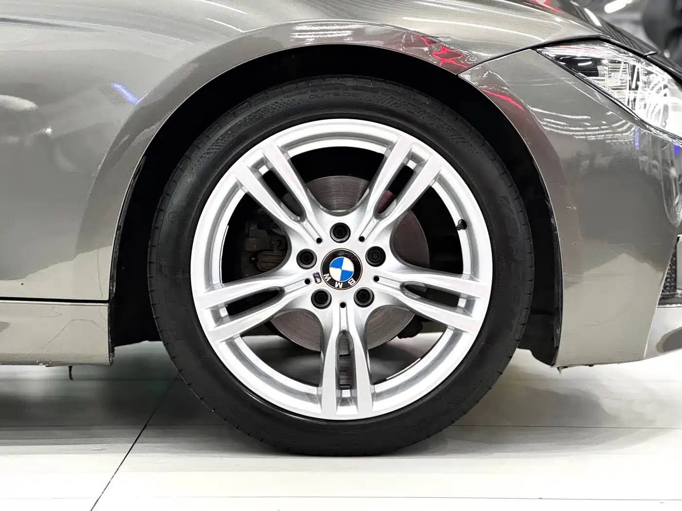 BMW 3 Series 2017 320i M Sport фото 20